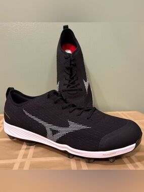Mizuno Dominant 4 Low Men's Baseball Cleats size 15, Mizuno Energy, black
